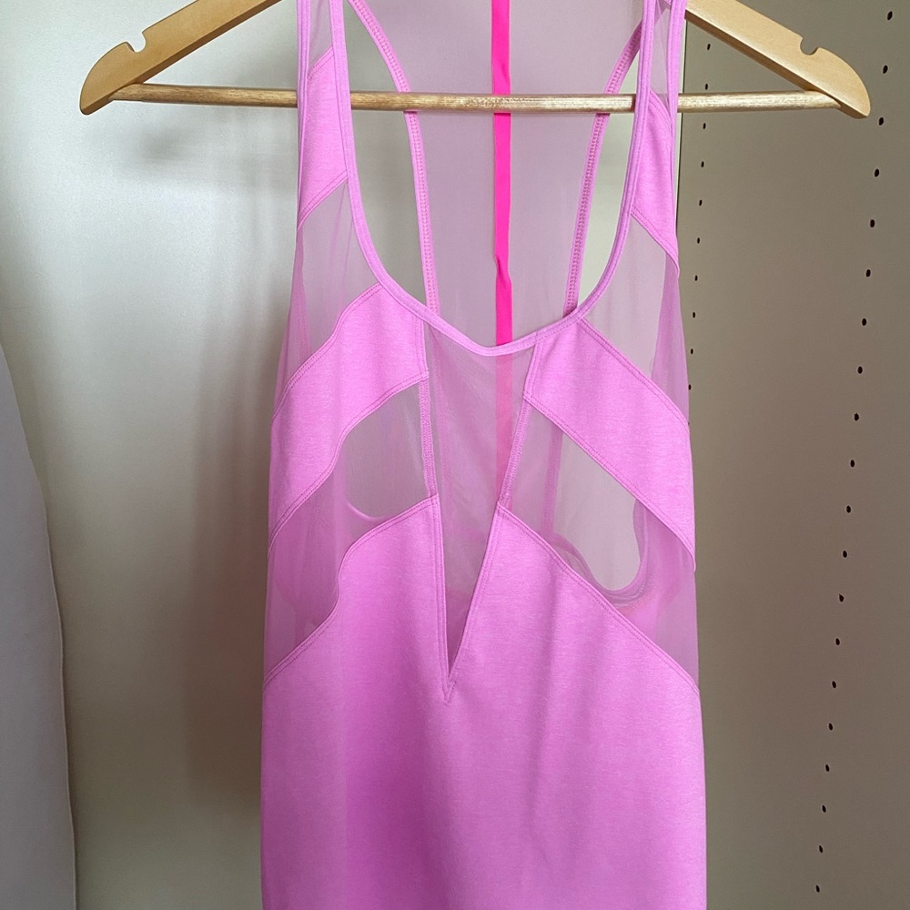 Lululemon top